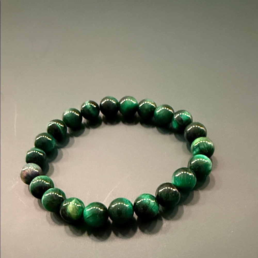 Elegant Green Beaded Bracelet